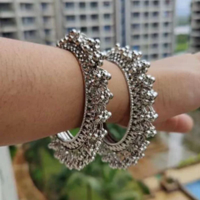 women’s fashion bangles-Manisha Jewellery Silver Plated Bangles Set