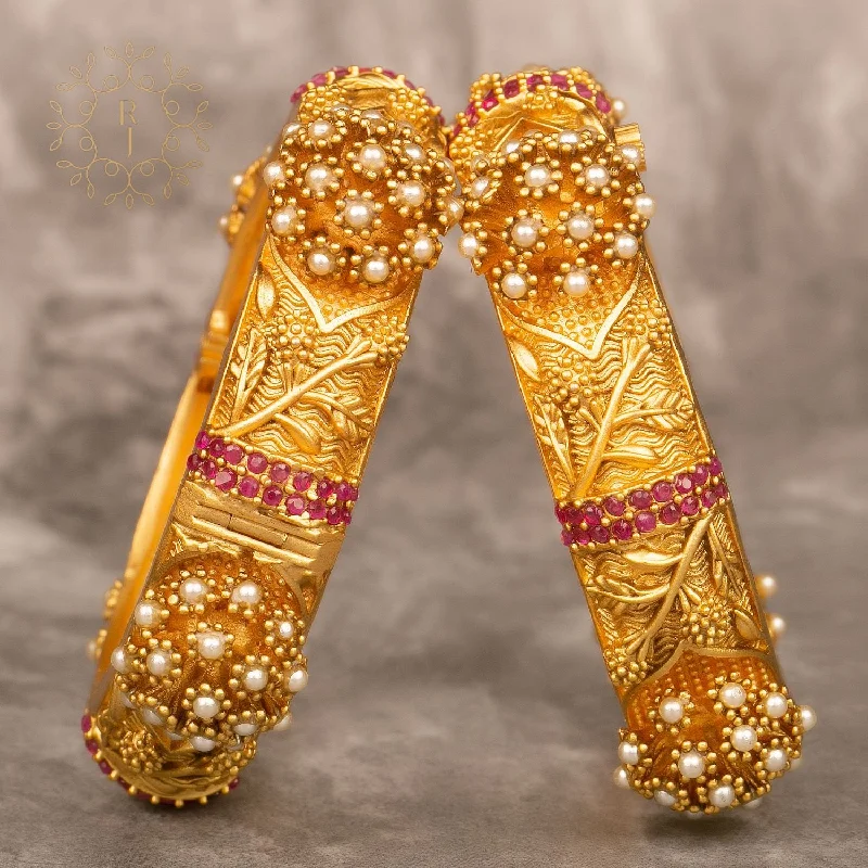 women’s braided bracelets-Raddhi Jewels Designer Premium Quality Rajwadi Gold Plated Brass Openable Kada/Bangles Set