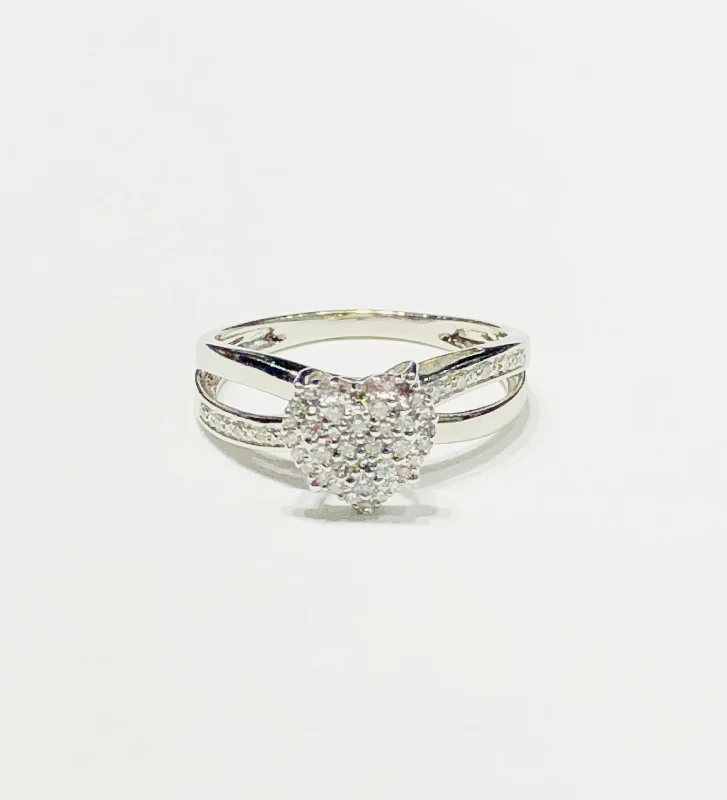 women’s custom engagement rings-White Heart Diamond Ring (14K)