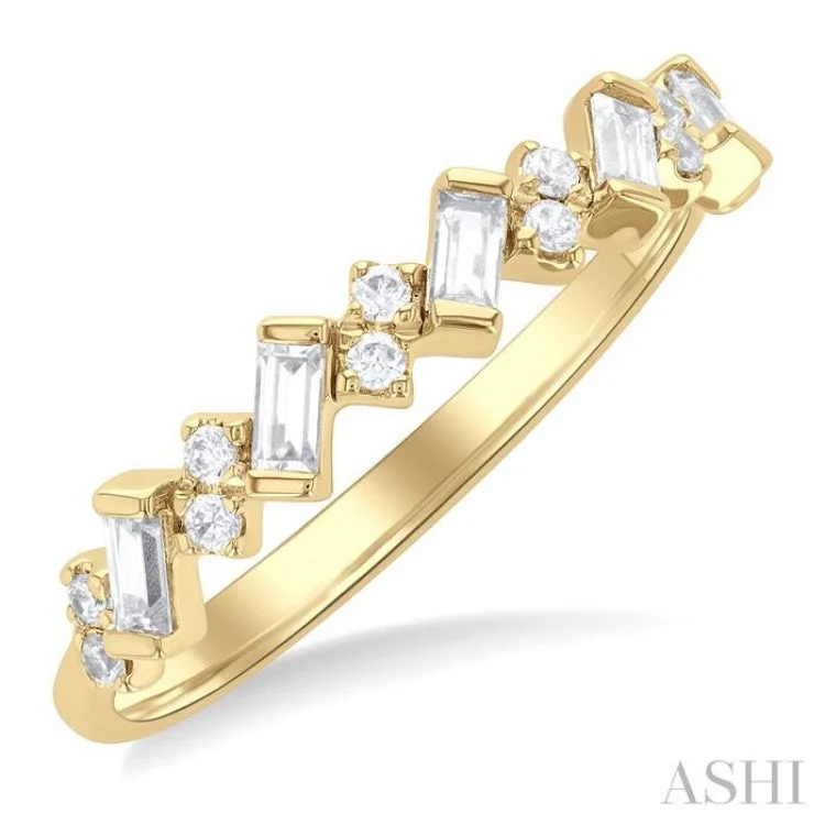 women’s custom rings-1/3 ctw Zigzag Scatter Baguette and Round Cut Diamond Fashion Band in 14K Yellow Gold