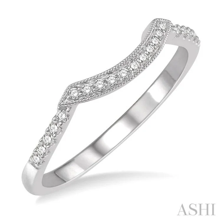 women’s statement rings-1/10 ctw Arched Bar Accent Round Cut Diamond Wedding Band in 14K White Gold