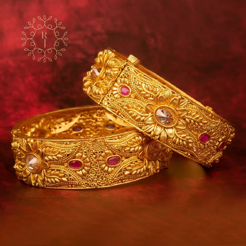 women’s hammered bangles-Raddhi Jewels Designer Premium Quality Rajwadi Gold Plated Brass Openable Kada/Bangles Set