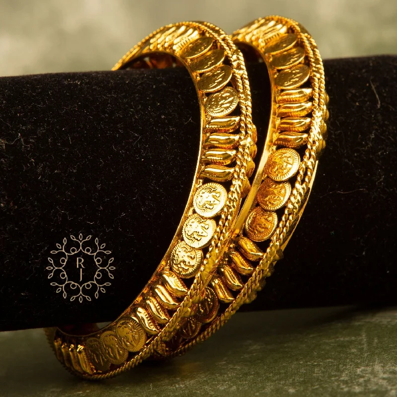 women’s large bangles-Raddhi Jewels Designer Premium Quality Rajwadi Gold Plated Brass Openable Kada/Bangles Set