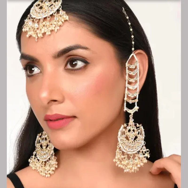 women’s trendy earrings-Lucentarts Jewellery Kundan Earrings With Mangtikka