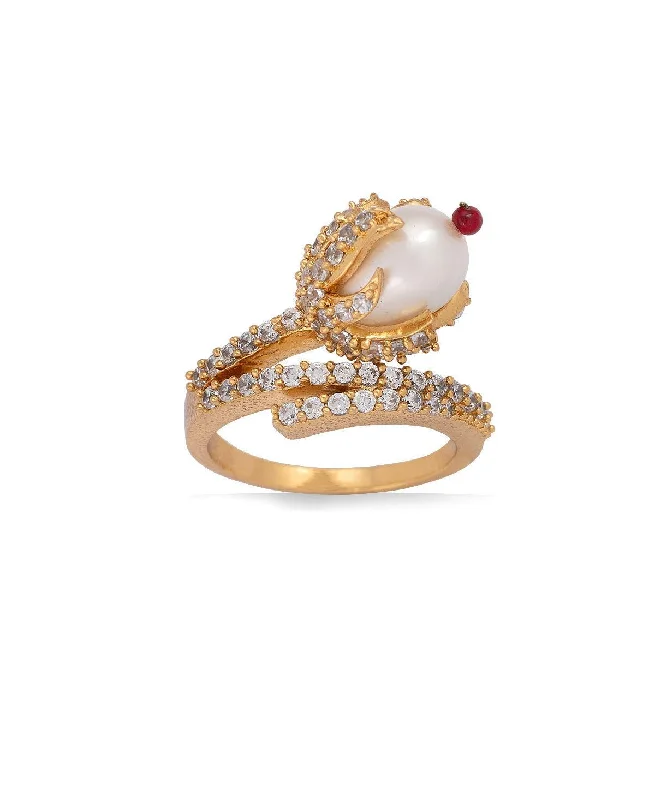 women’s gold rings with diamonds-Stunnig Pearl Ring