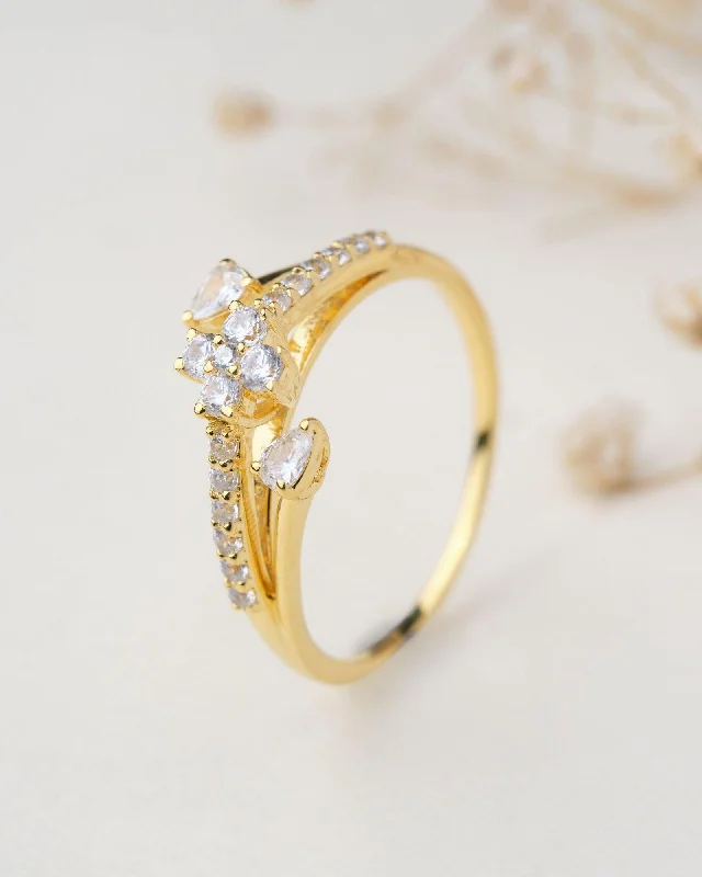 women’s affordable platinum engagement rings-Flowery 18Kt Gold & Diamond Ring