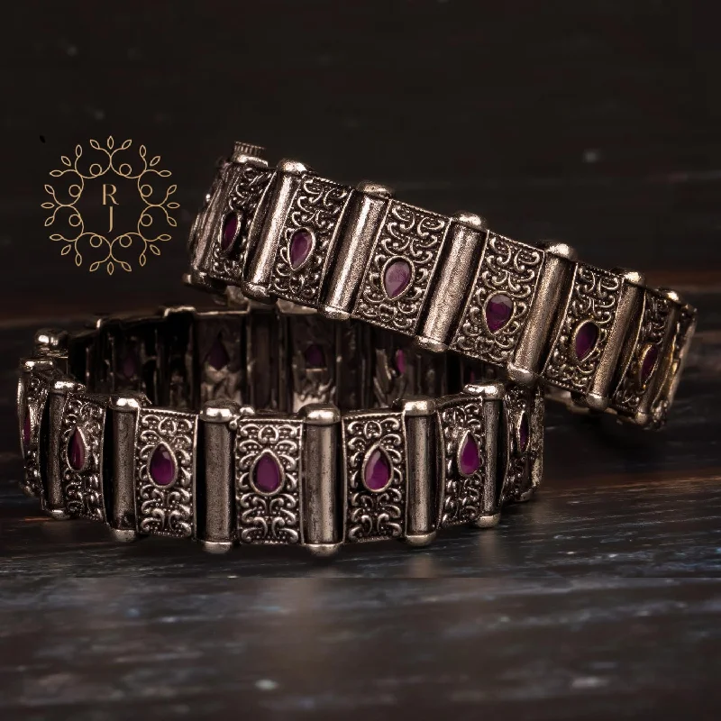 women’s bohemian bracelets-Radhhi Jewels Designer Premium Quality Oxidised Plated Brass Bangles Set