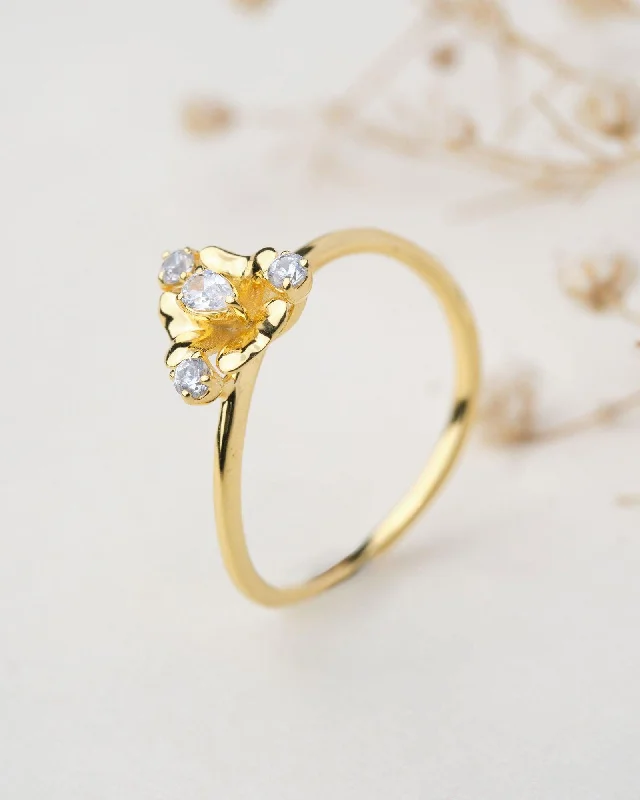 women’s unique wedding engagement rings-Floret 18Kt Gold & Diamond Ring