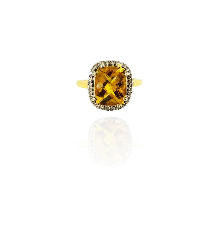 women’s platinum diamond engagement rings-Citrine Halo Diamond Ring (14K)