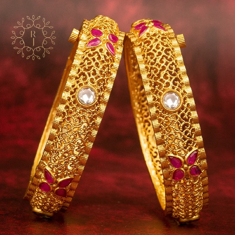 women’s gold chain bracelets-Raddhi Jewels Designer Premium Quality Rajwadi Gold Plated Brass Openable Kada/Bangles Set