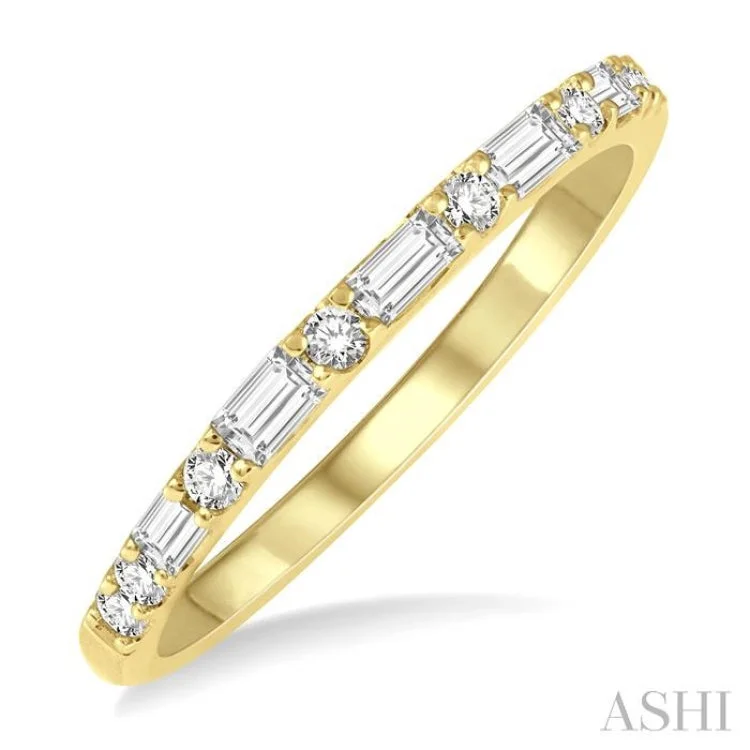 women’s silver engagement rings with gems-1/3 Ctw Alternating Baguette and Round Cut Diamond Wedding Band in 14K Yellow Gold