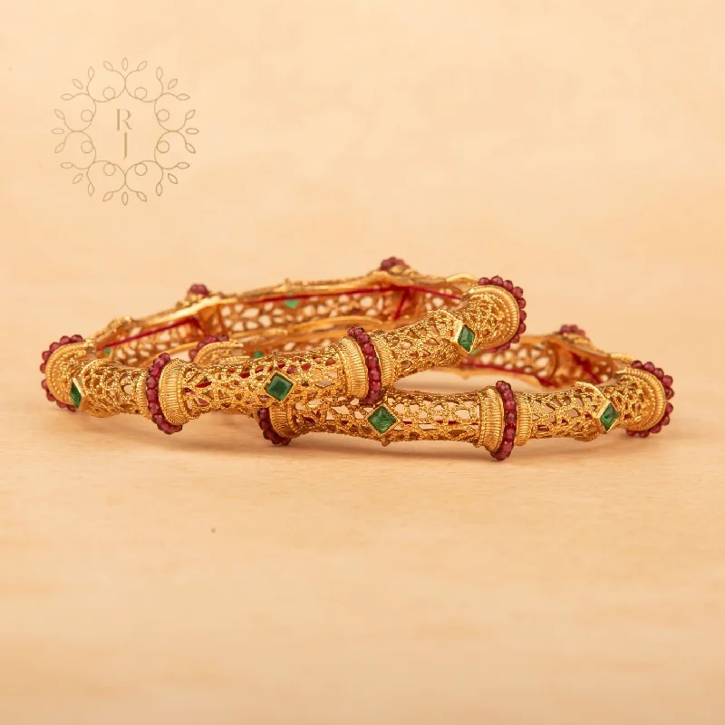 women’s beaded bracelets-Raddhi Jewels Designer Premium Quality Rajwadi Gold Plated Brass Openable Kada/Bangles Set