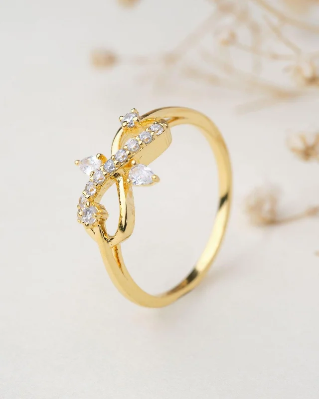 women’s vintage wedding engagement rings-Isabel Miracle 18Kt Gold & Diamond Ring